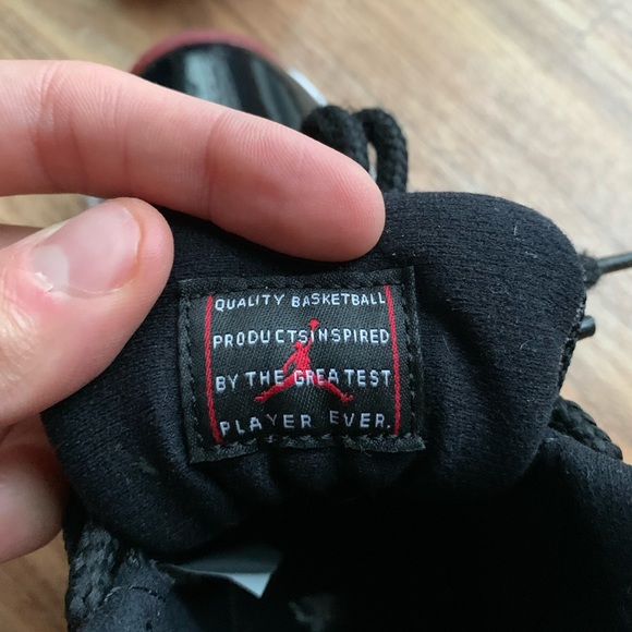 Air Jordan 11 Retro Bred - Picture 5 of 11